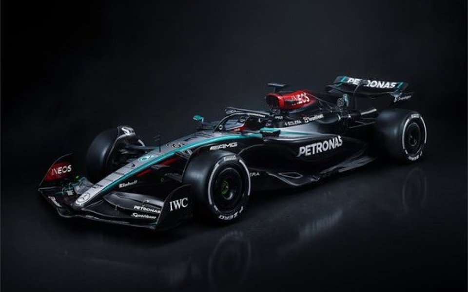 Мерцедес показа новия си болид F1 W15 за сезон 2024