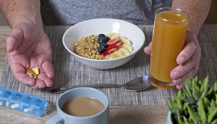 лекарства - ЗЛАТНО ВРЕМЕ: С какво не бива да се пият хапчетата