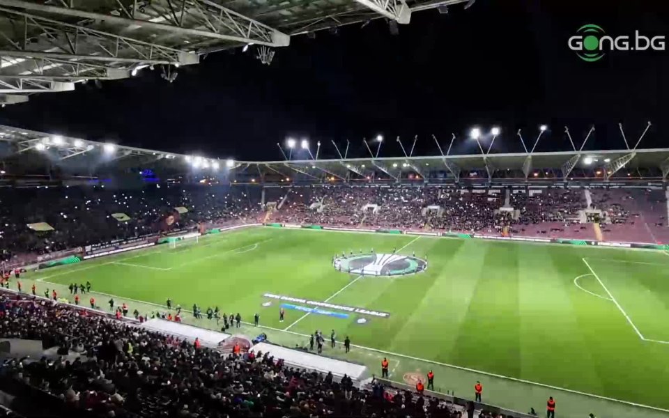 Вижте страхотното светлинното шоу на Стад дьо Жeнев, което домакините