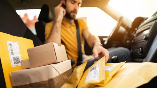 „Не убивай вестоносеца“: Отбелязваме Международния ден на пощальоните и куриерите