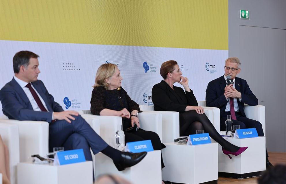 Опасността е налице и трябва да си отворим очите. Да