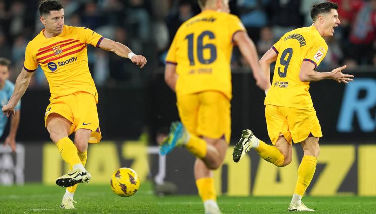 Левандовски Барселона Селта Виго - Игра на нерви: Роберт Левандовски бие два пъти дузпа за Барса в последните секунди