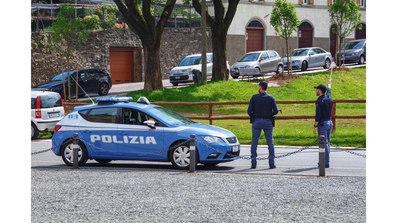 полиция Европа