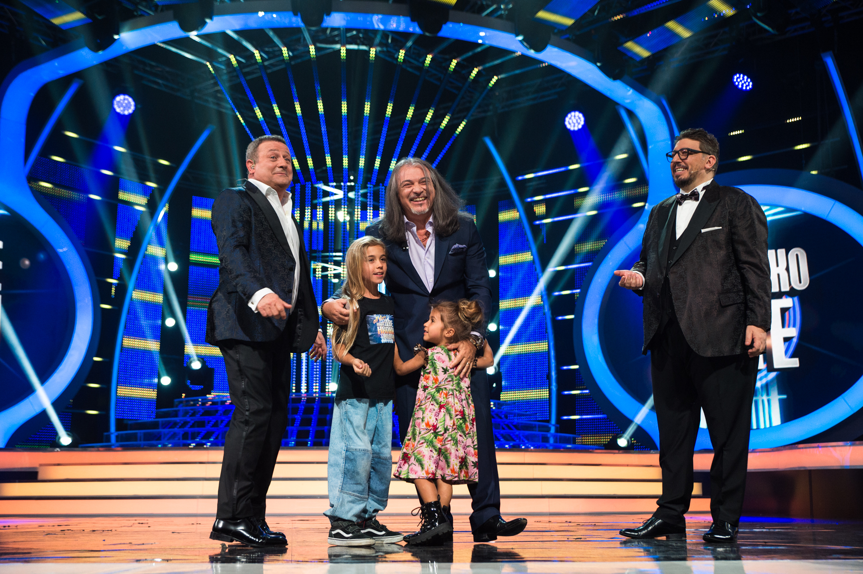 Водещи и Маги Халваджиян