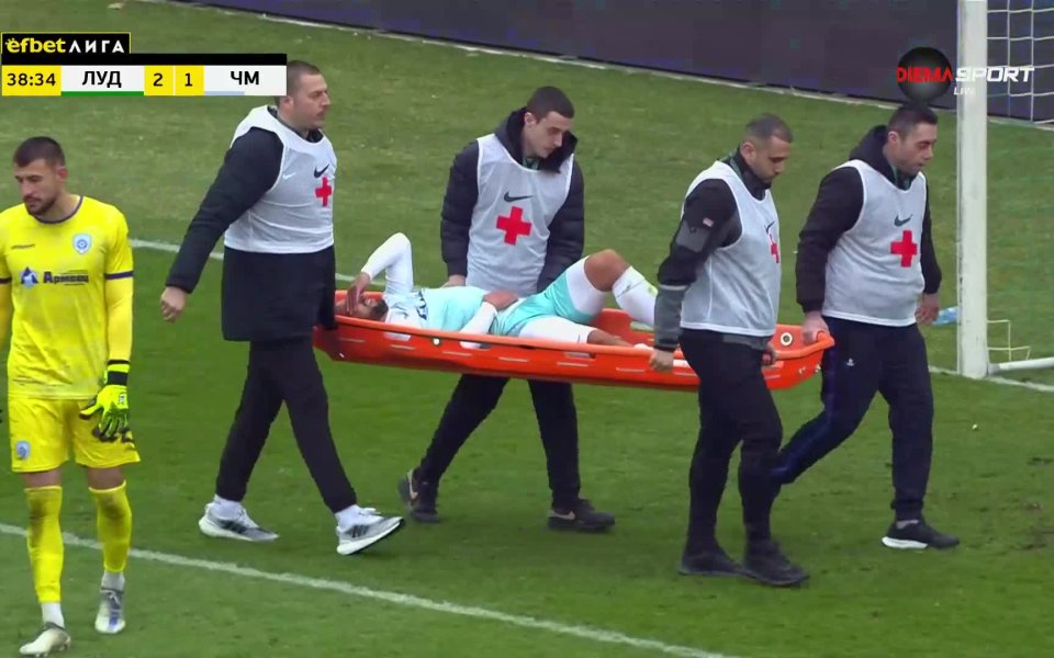 Защитникът на Черно море - Цветомир Панов, бе заменен в