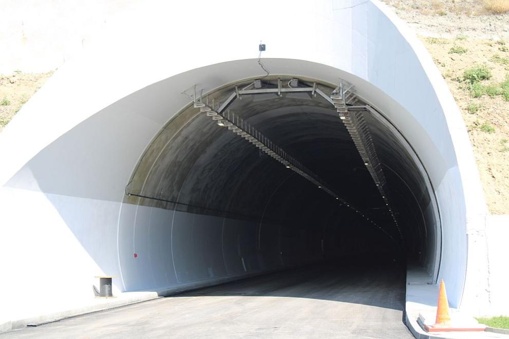 Временно движението в тунел Железница на автомагистрала Струма при км