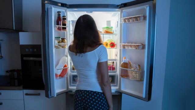 Експерт посочи кои храни са безвредни за хапване преди лягане