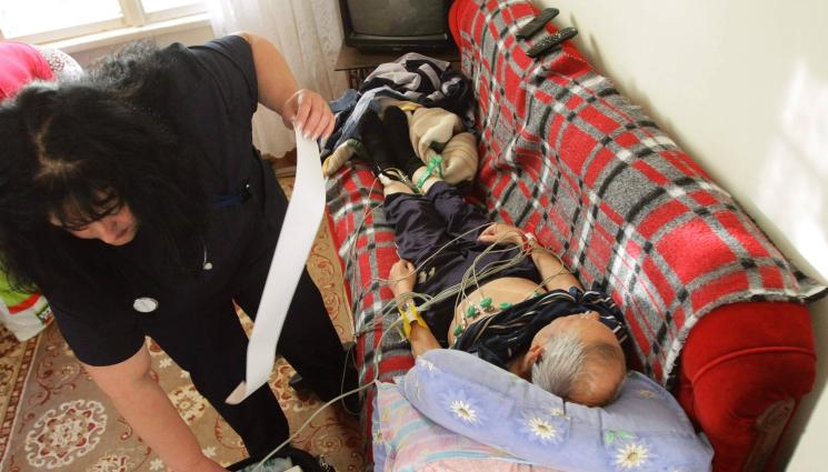 фелдшер - ЗДРАВЕ с Телеграф: Фелдшер лекува 5 села