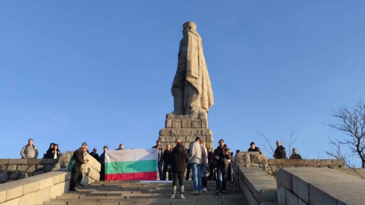 контрапротест Альоша