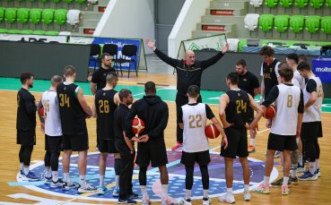 Националният отбор на България по баскетбол за мъже излиза за