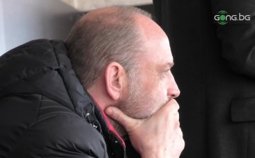 Светослав Петров и Тити Папазов на трибуните на стадион 