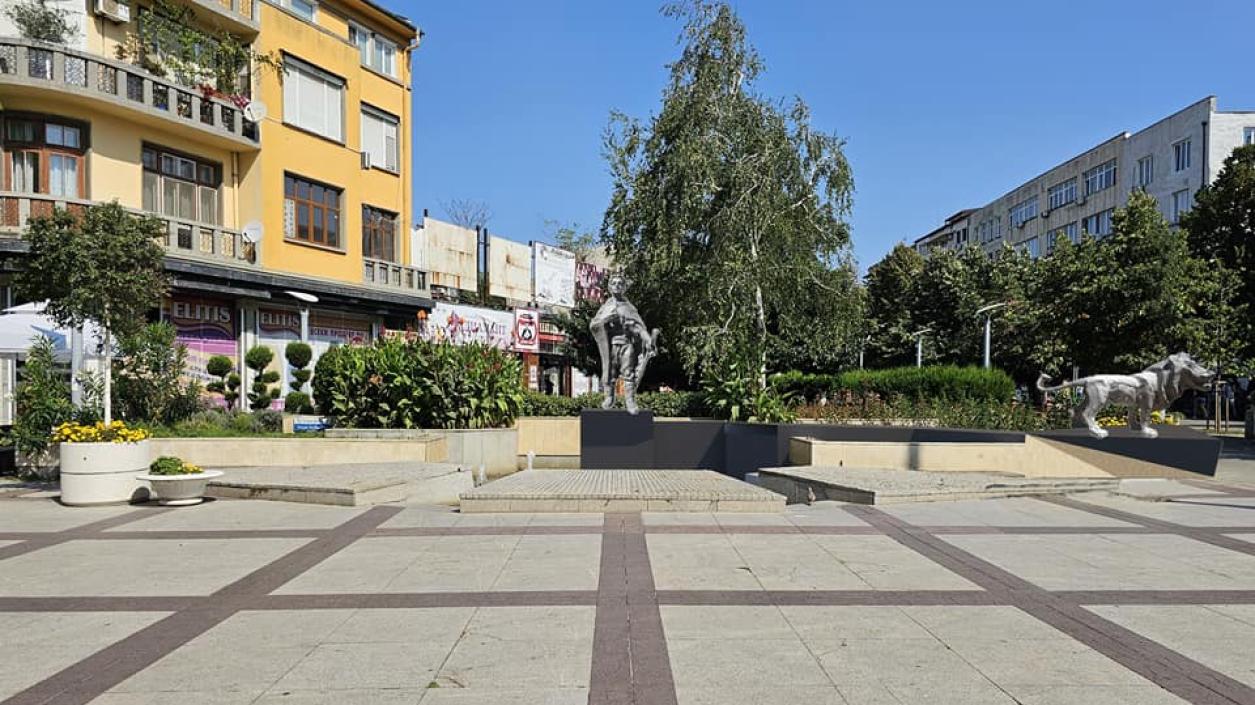 Базар на мартенички и концерт- спектакъл набират средства за паметник на Левски в Бургас