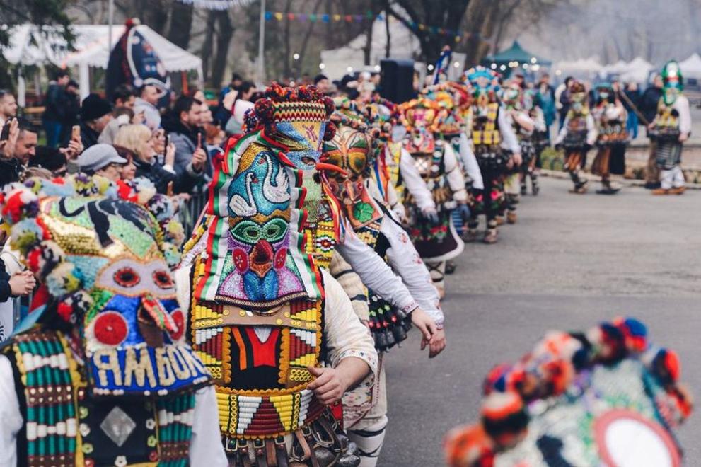 Снимка: „Кукерландия“: Ямбол очаква над 100 000 посетители и над 3000 кукери