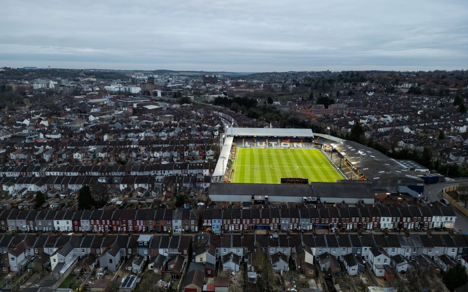 Лутън посреща Манчестър Сити в осминафинален мач от ФА Къп.