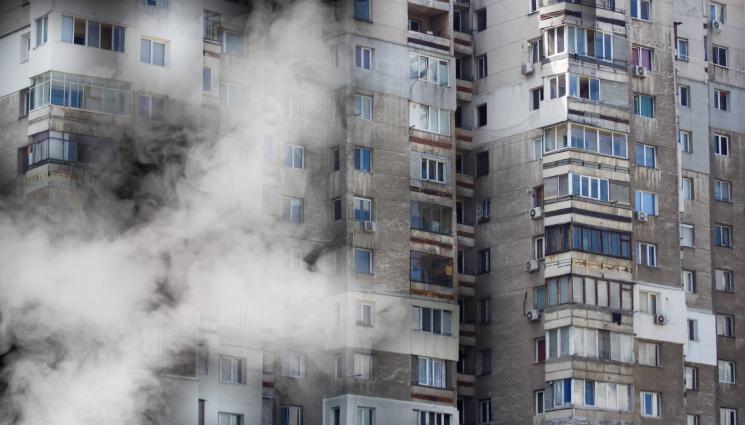 блок дим - СЪСЕДСКИ ВОЙНИ: Мъж си направи самоделно котелно в блок