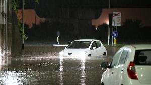 Поройни дъждове в Северна Италияпредизвикаха свлачища в областите Венето Лигурия