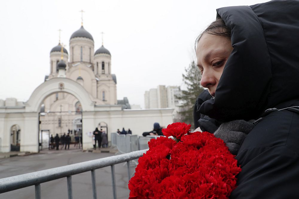 Хиляди изпратиха в последния му път Алексей Навални