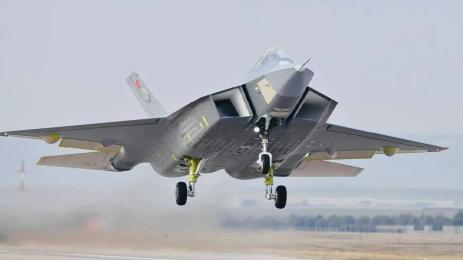 изтребител KAAN