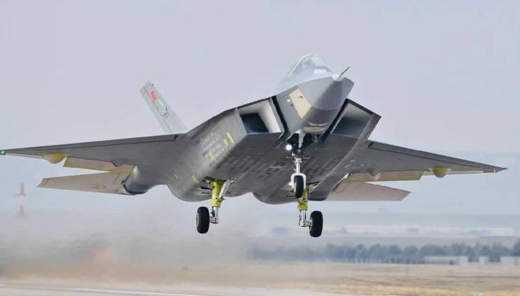 изтребител KAAN - Бойни самолети на XXI век: Става ли Турция изтребителна сила? (СНИМКА)