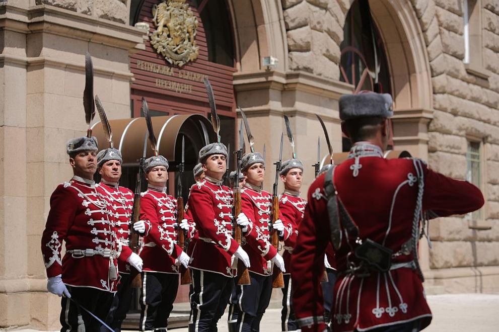  промяна на караула 