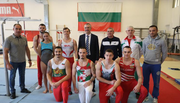 спортна гимнастика - Без да бият залудо път: Еди Пенев и Йордан Александров първи на земя и успоредка в Европейската онлайн купа