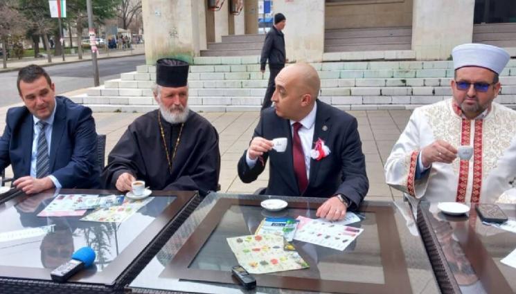 кафе в корджали - В КЪРДЖАЛИ НА 3-ТИ МАРТ: Поп, мюфтия и управници сърбаха заедно кафе!