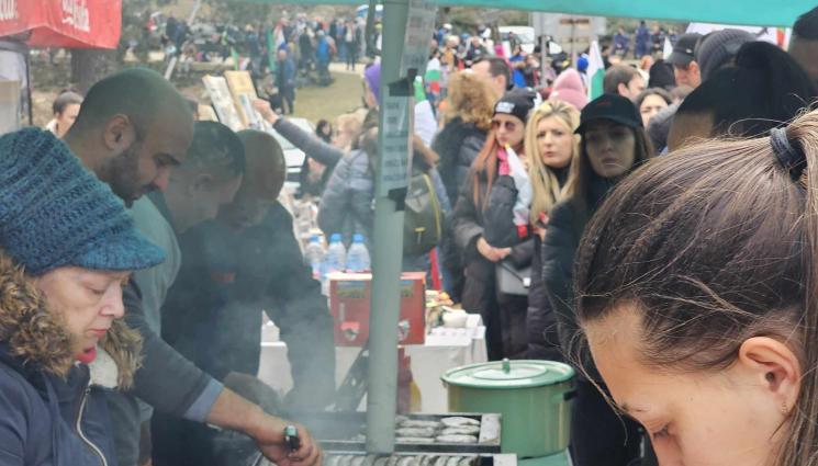 шипка - БЪРЗА ПЕЧАЛБА: 5 лева за кюфте на Шипка!