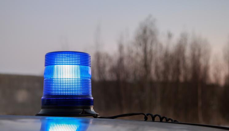 синя лампа - Наглец фучи със синя лампа