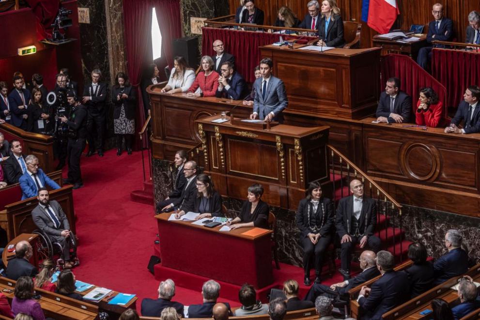 Франция стана първата страна, която изрично записа в Конституцията си