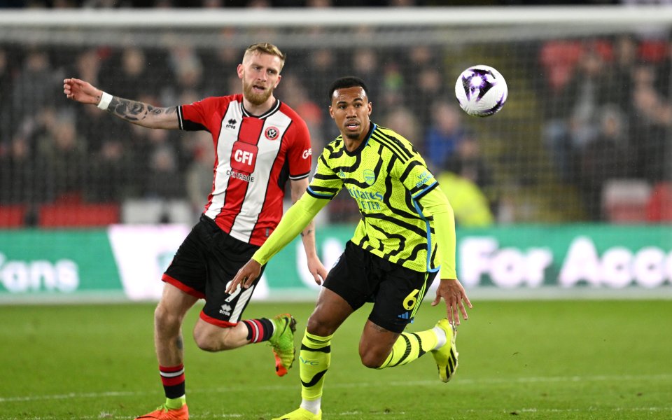 Шефилд Юнайтед и Арсенал играят при резултат 0:5 в мач от