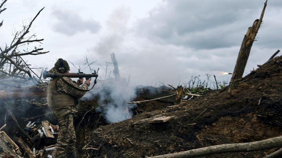 Украйна спря руските сили край Авдеевка, но те се прегрупират южно от града