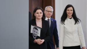 Министър председателят акад Николай Денков и вицепремиерът Мария Габриел се срещнаха