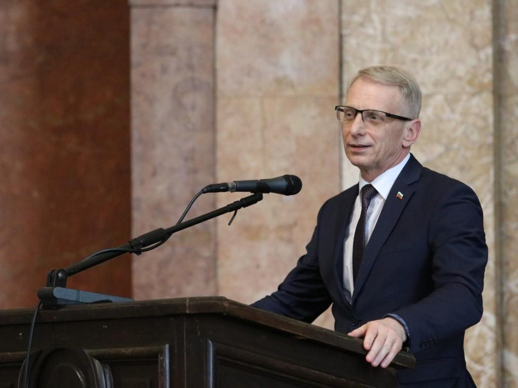 Премиерът Николай Денков депозира оставката си в Народното събрание съобщиха