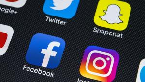 Двете най големи социални мрежи Facebook и Instagram се сринаха