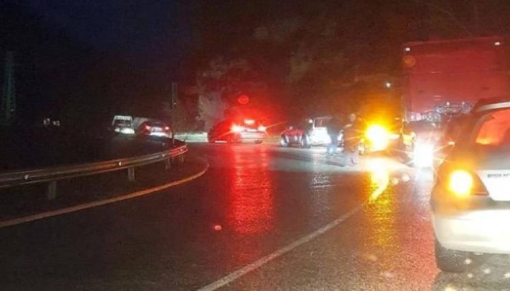 катастрофа Чепеларе - ПОМЛЯХА СЕ СКЪПАРСКИ ВОЗИЛА: Ламарини за милиони се търкалят по шосето! (СНИМКА)