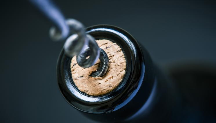 тирбушон - ПРАКТИЧНИ СЪВЕТИ: Как да извадим тапата без тирбушон