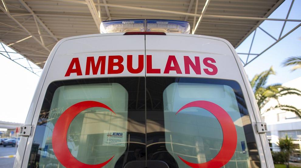 Полицай загина, а други 16 пострадаха при катастрофа с минибус в Истанбул