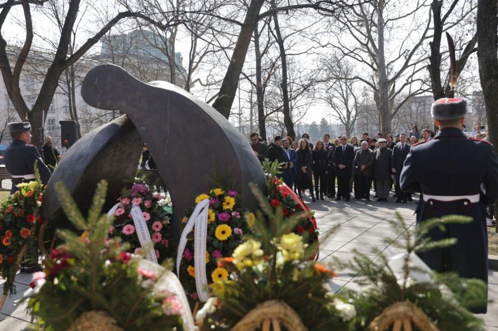 С официална церемония и Поход на толерантността Ние помним в