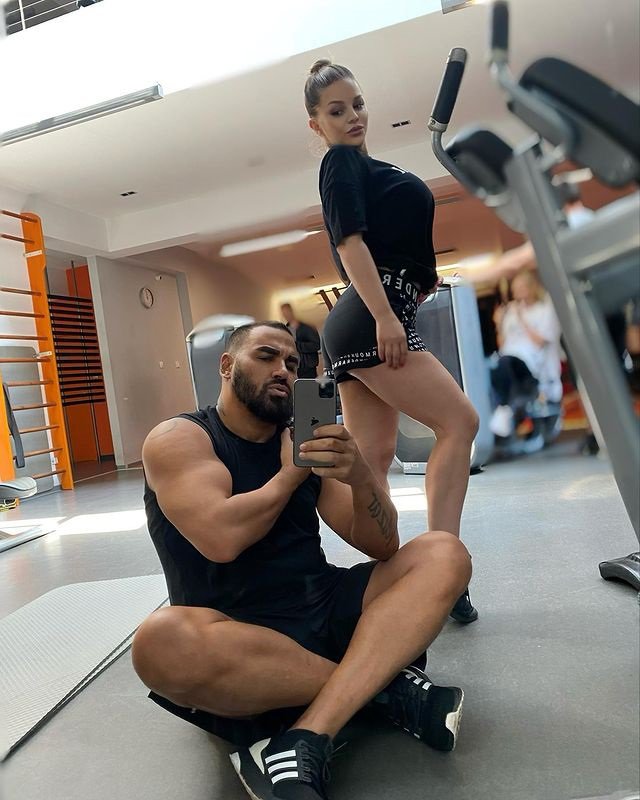 Деси и Азис