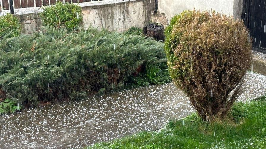 Мощна буря и наводнение в Кърджалийско, градушка край София (ВИДЕО/СНИМКИ)