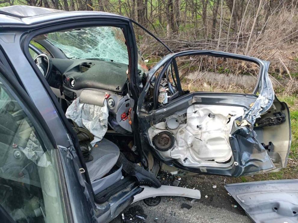 79-годишна шофьорка от Белоградчик предизвика катастрофа край видинското село Дреновец.