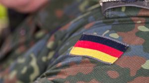 Около половината германски граждани подкрепят връщането на задължителната военна служба