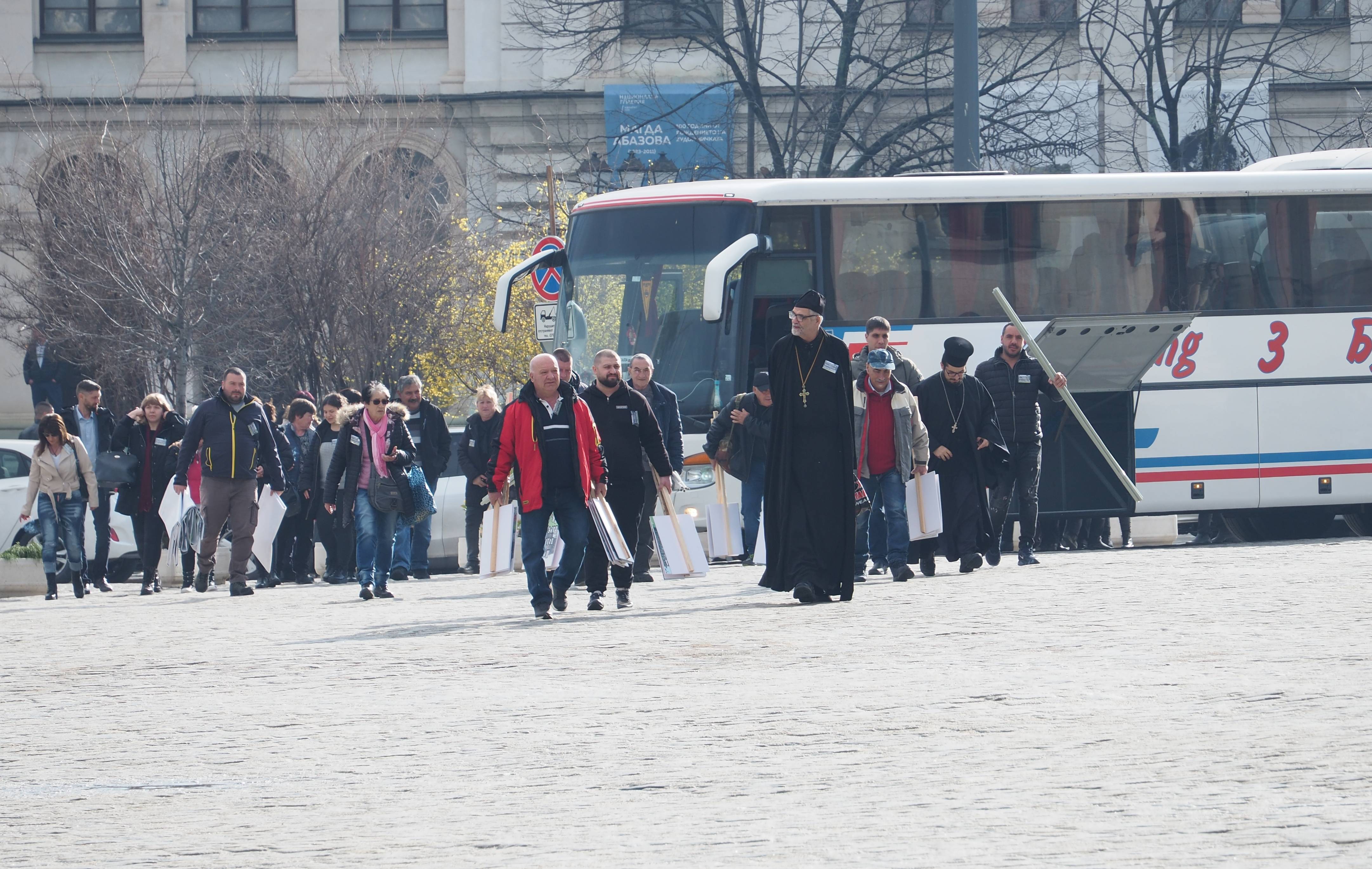 Светия Синод протест