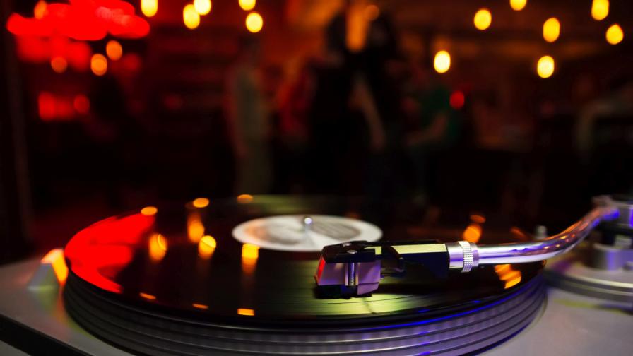 Мистерията около убийството на популярен турски DJ се заплита
