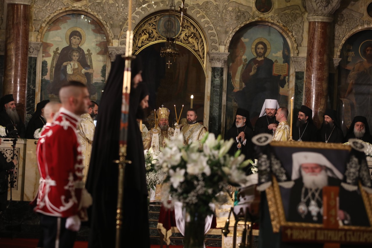 <p>В 9.30 ч. на 16 март беше отслужена заупокойната света литургия в памет на патриарх Неофит</p>