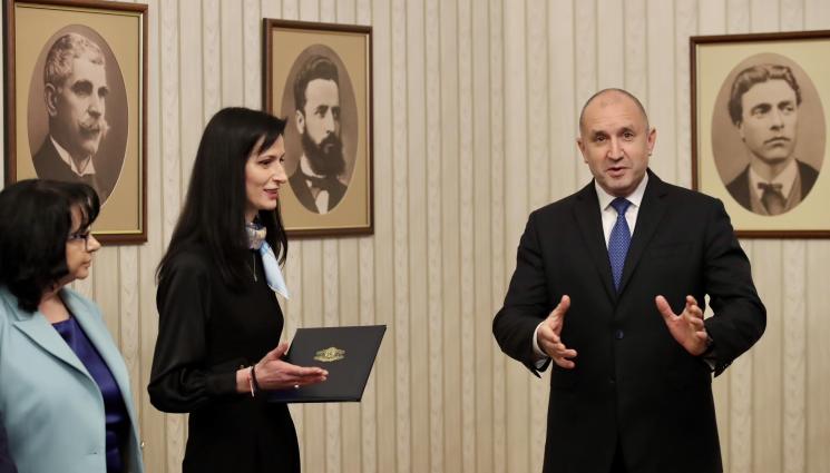 румен радев мария габриел - ОБРАТ: ГЕРБ поемат властта! (ВИДЕО)