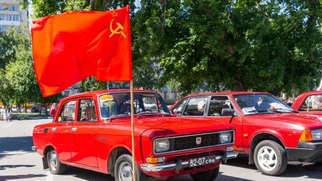 Когато комунисти и капиталисти искат да правят коли: връзката на Porsche и СССР
