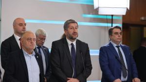 На брифинг от  Продължаваме промяната Демократична България кандидат министри обявиха че оттеглят номинациите