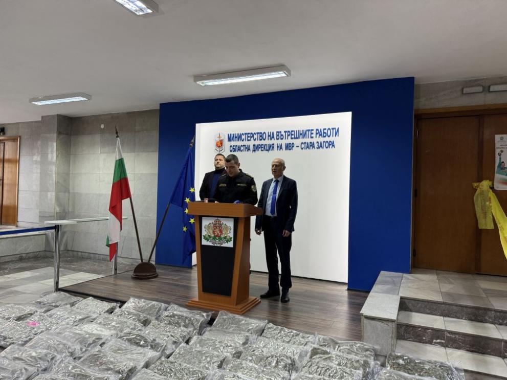 Служители на Областната дирекция на МВР в Стара Загора са