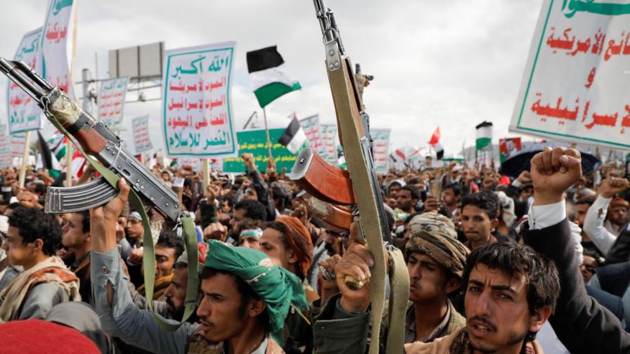 Йеменските хуси заплашват да затворят протока Баб ел Мандеб